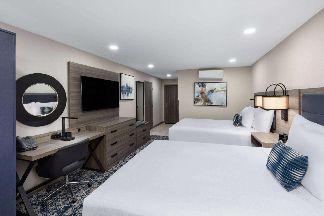 Отель Wyndham Dfw Airport Ирвинг Экстерьер фото