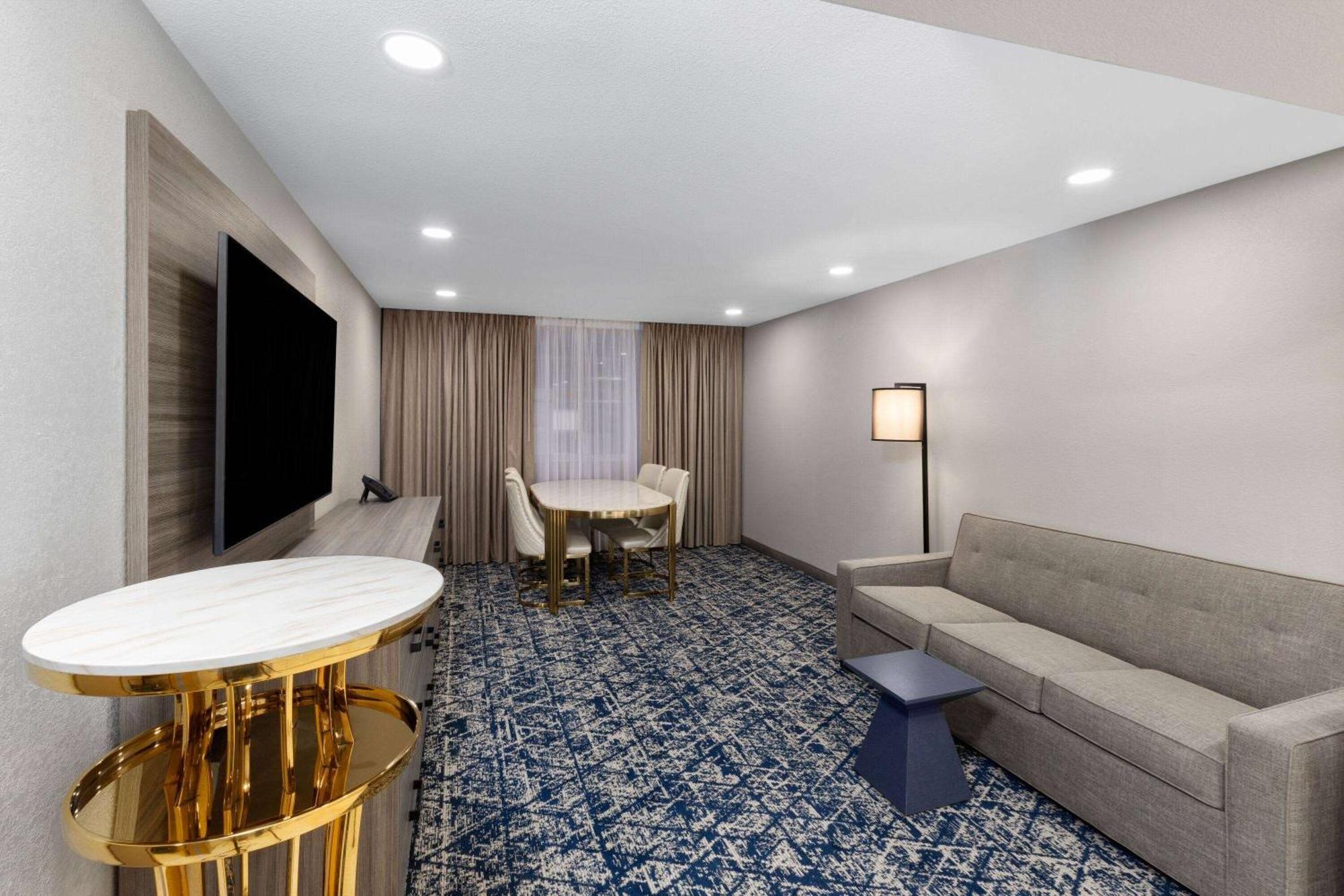 Отель Wyndham Dfw Airport Ирвинг Экстерьер фото