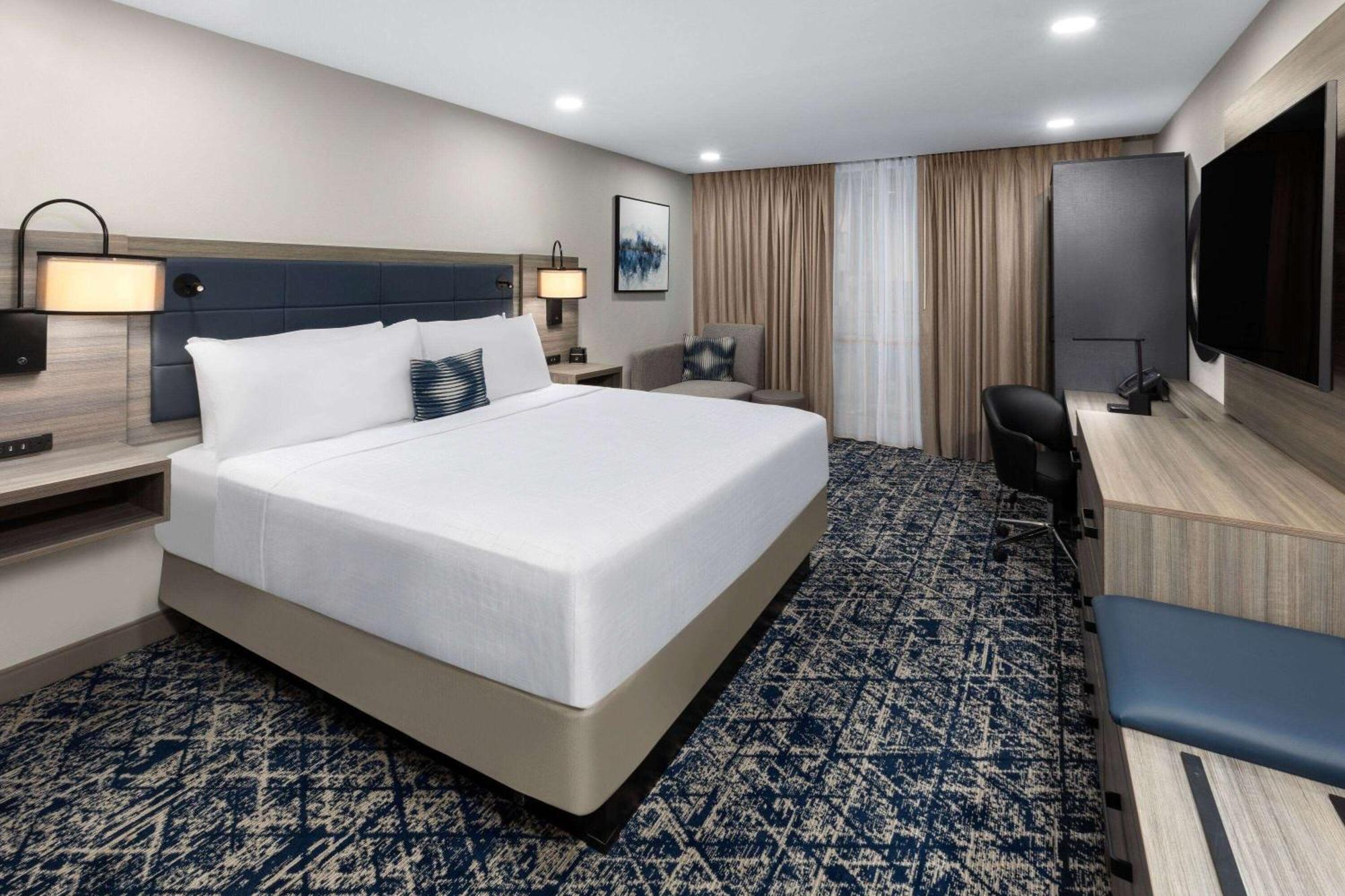 Отель Wyndham Dfw Airport Ирвинг Экстерьер фото