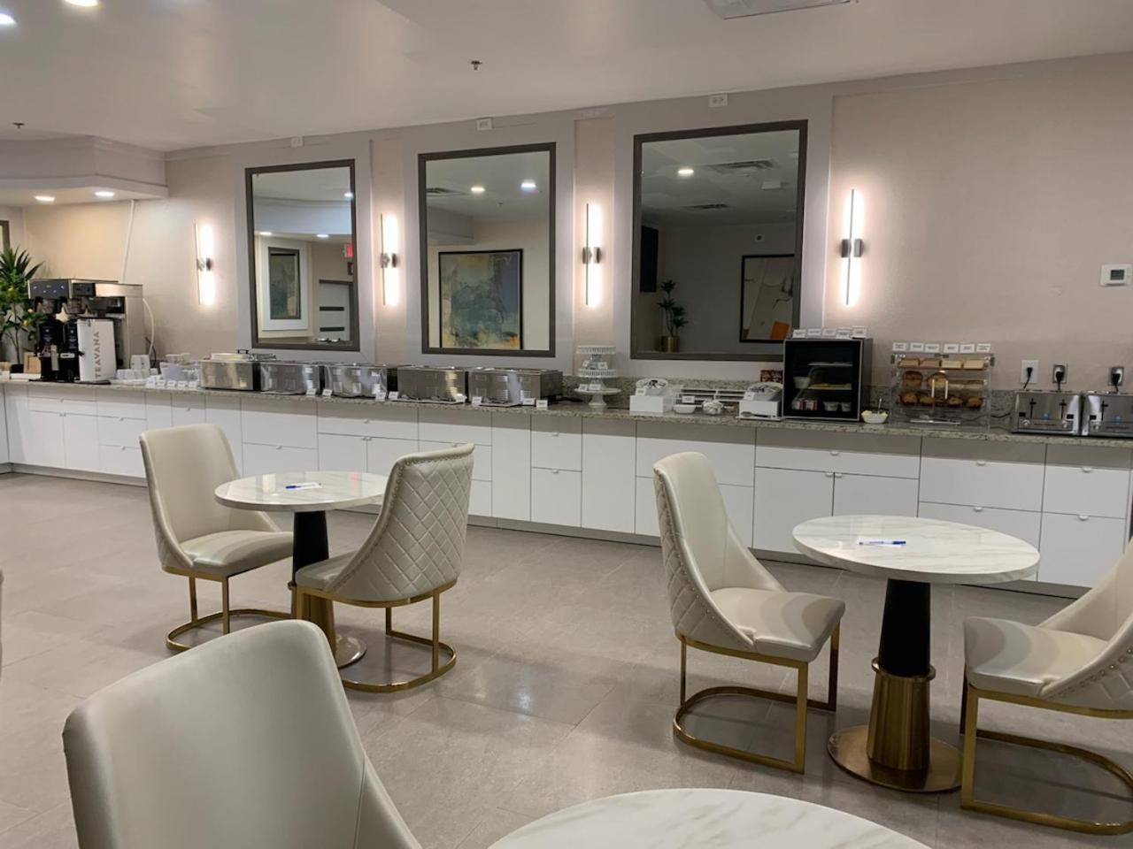 Отель Wyndham Dfw Airport Ирвинг Экстерьер фото